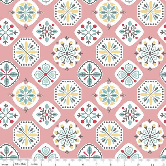Lori Holt Coral Wideback 108'